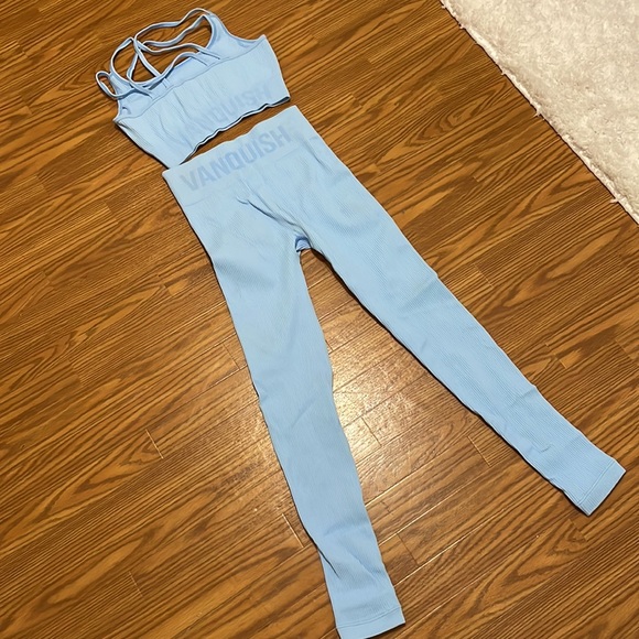 Bra and leggings set from Vanquish Fitness - Picture 4 of 4